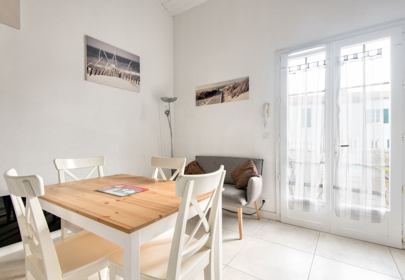 Studio à Saint-Martin-de-Ré - Appartement OCEANIS dans résidence avec piscine à Saint Martin de Ré