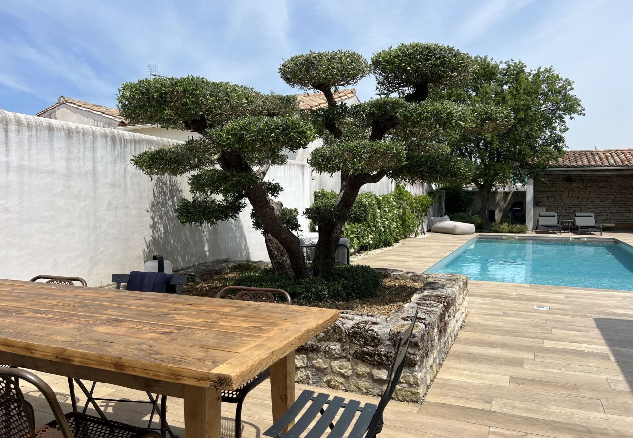 Maison à Rivedoux-Plage - JASMIN maison spacieuse avec piscine chauffée privée